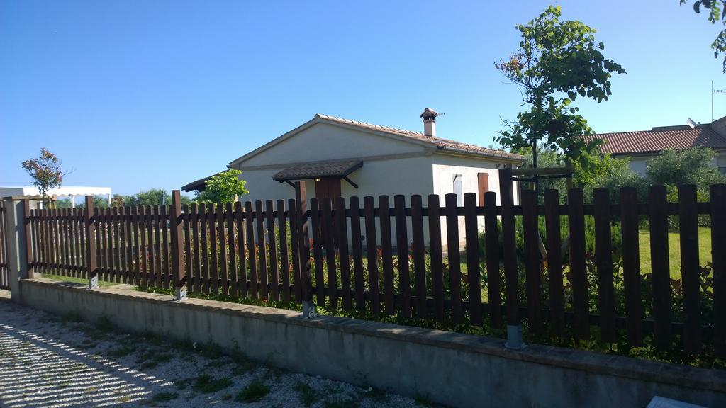 Agriturismo La Casa Della Lavanda - Il Rustico Marina di Montemarciano Eksteriør billede